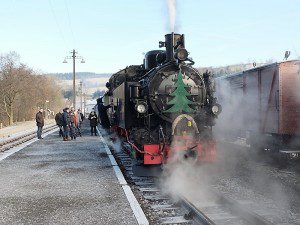 "Naše" lokomotiva 99 1715-4 tahá vlaky už 90 let...