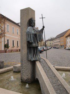 Svatý Jan Nepomucký na náměstí před bazilikou 